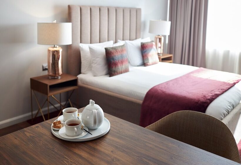 标准工作室, Lahta Plaza