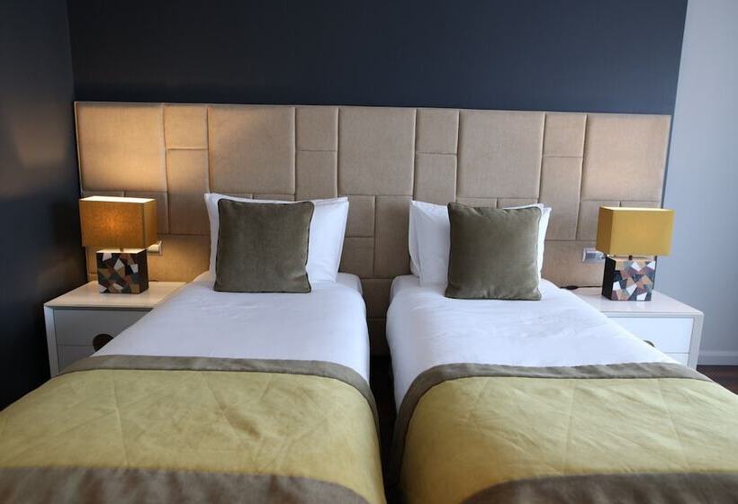 高级套房, Lahta Plaza