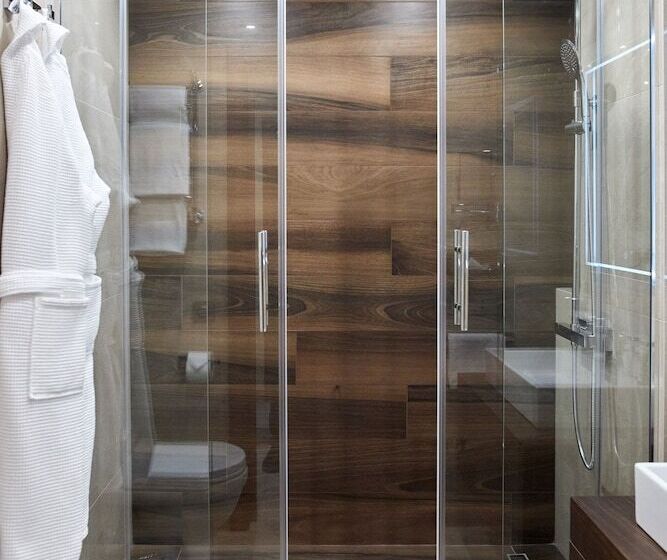 豪华套房, Lahta Plaza