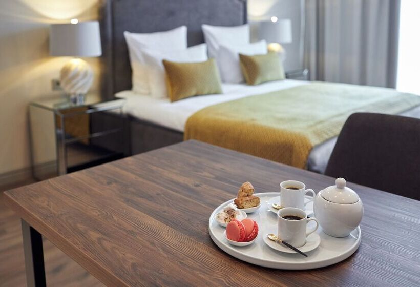 豪华套房, Lahta Plaza