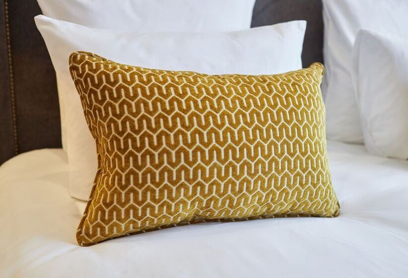 豪华套房, Lahta Plaza