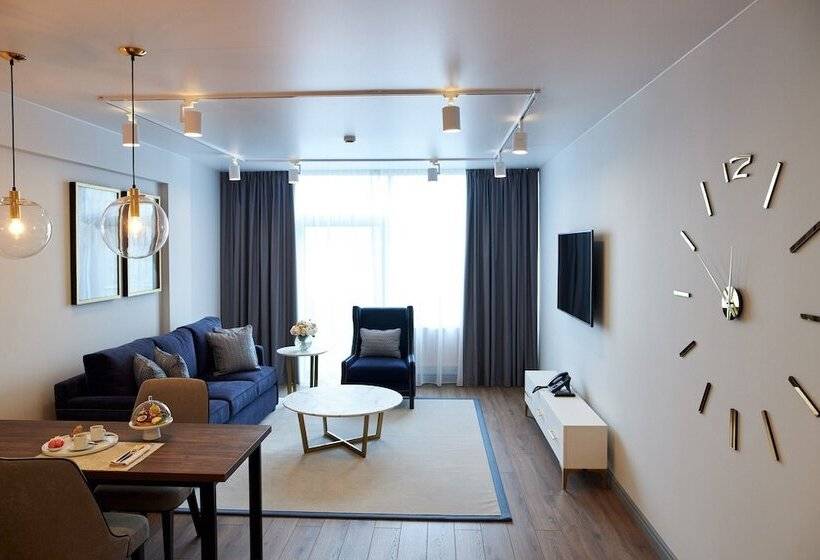 行政套房, Lahta Plaza