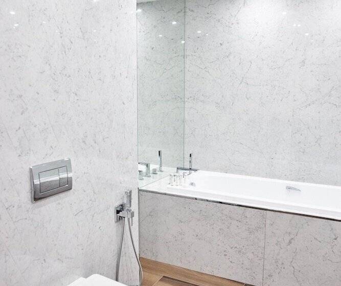 带1个卧室的行政公寓, Lahta Plaza