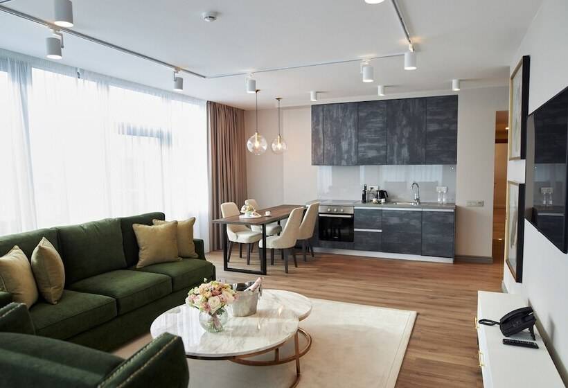 带1个卧室的行政公寓, Lahta Plaza