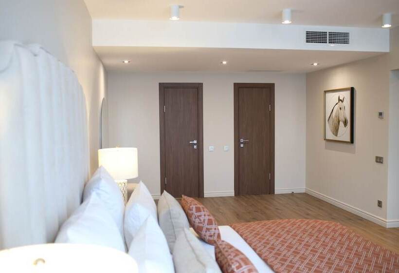 带1个卧室的行政公寓, Lahta Plaza