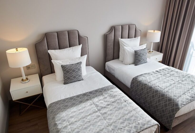 带1个卧室的行政公寓, Lahta Plaza