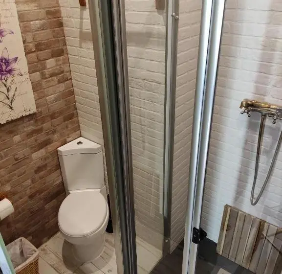 اتاق استاندارد چهار تخته, Hostal Hispalense