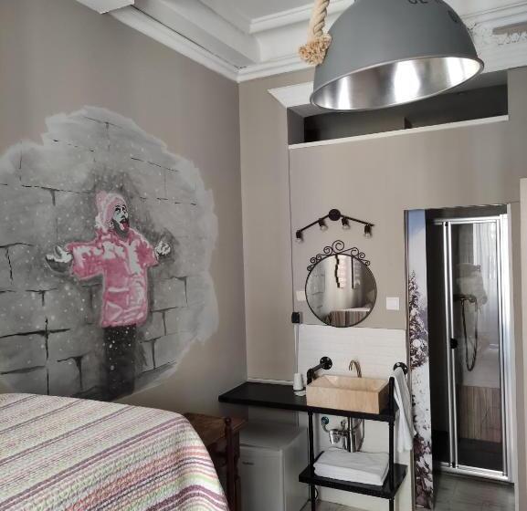 اتاق استاندارد چهار تخته, Hostal Hispalense
