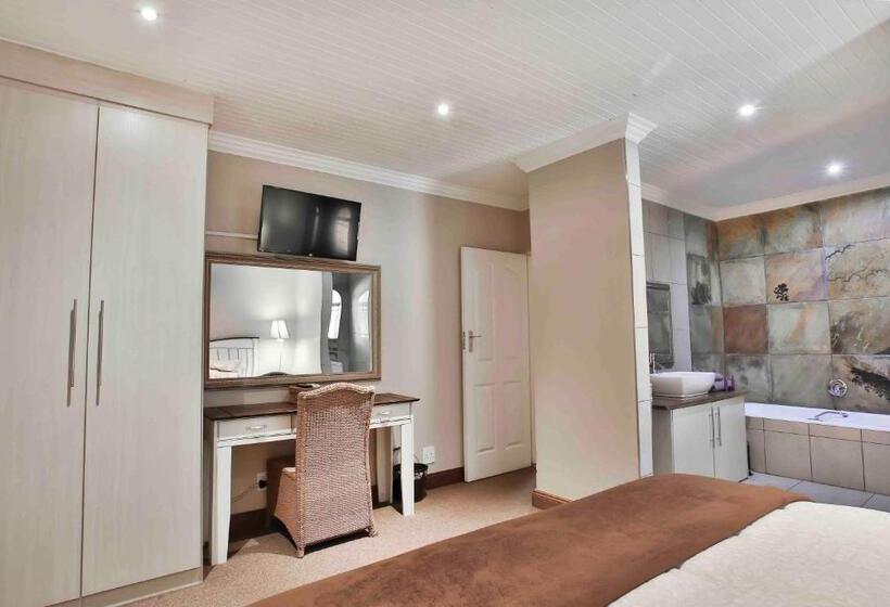 スイート, Accommodation At Vans Self Catering