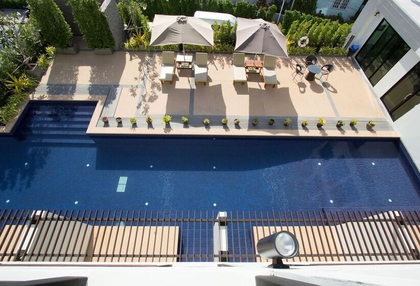 디럭스 스튜디오, Baba House Phuket