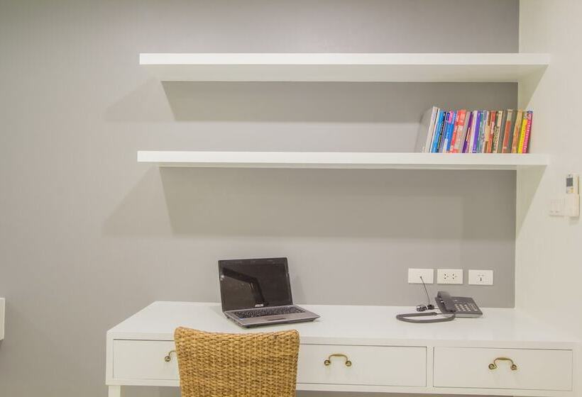 디럭스 스튜디오, Baba House Phuket