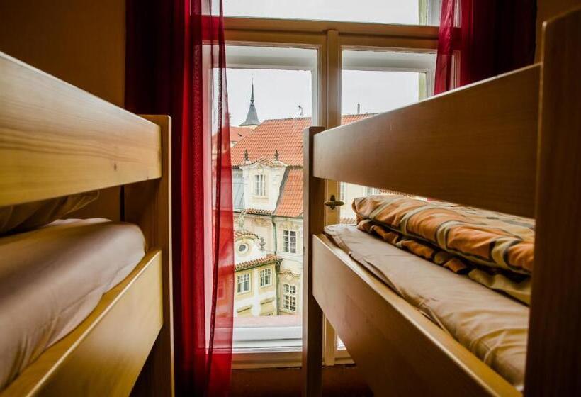 اتاق استاندارد با سرویس بهداشتی مشترک, Best Spot Hostel