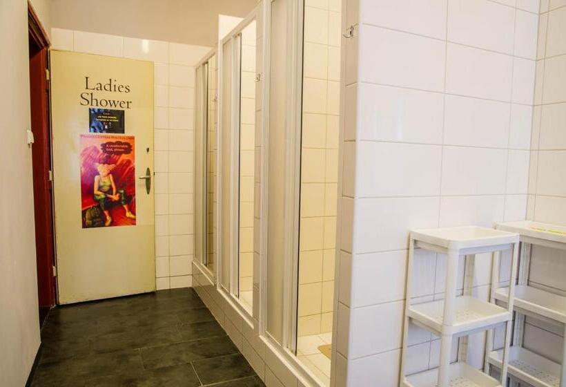 اتاق خانوادگی, Best Spot Hostel