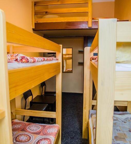 اتاق خانوادگی, Best Spot Hostel