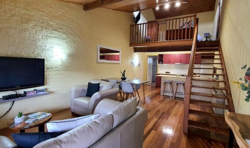 דירת חדר, Great Escape Lofts