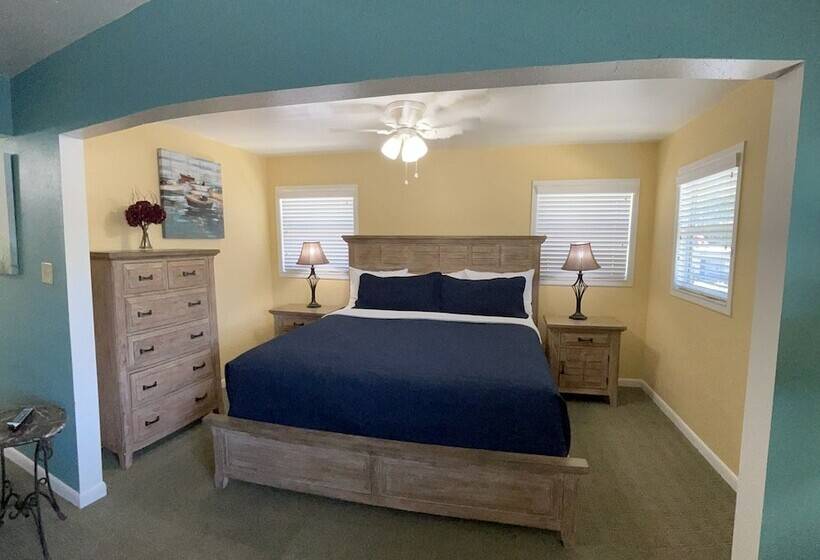 جناح جونيور, Hontoon Landing Resort & Marina