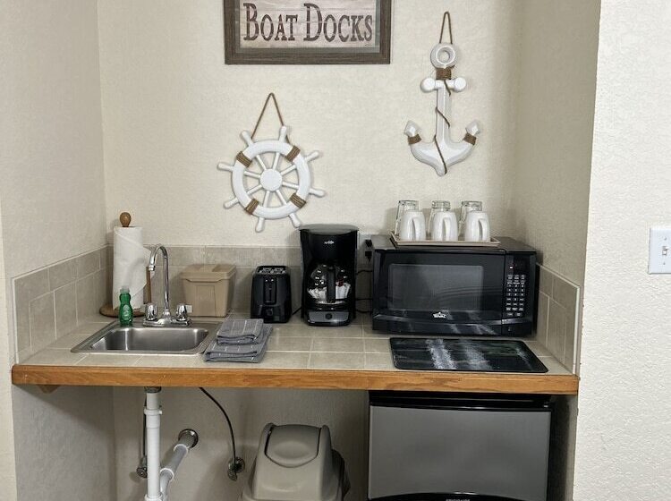 إستوديو قياسى, Hontoon Landing Resort & Marina