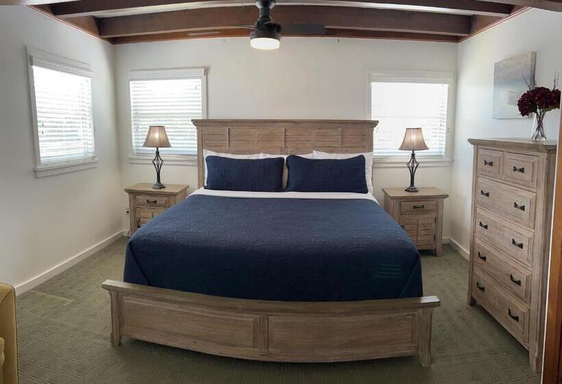 جناح جونيور, Hontoon Landing Resort & Marina