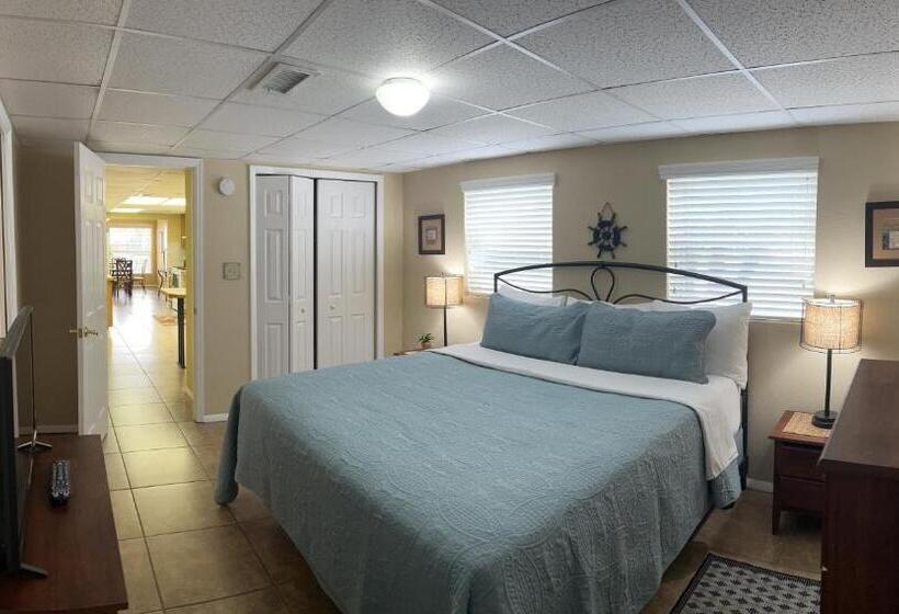 جناح إدارى, Hontoon Landing Resort & Marina