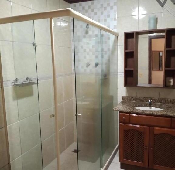 חדר סטנדרט לשלושה עם מרפסת, Pousada Rio Bracuhy