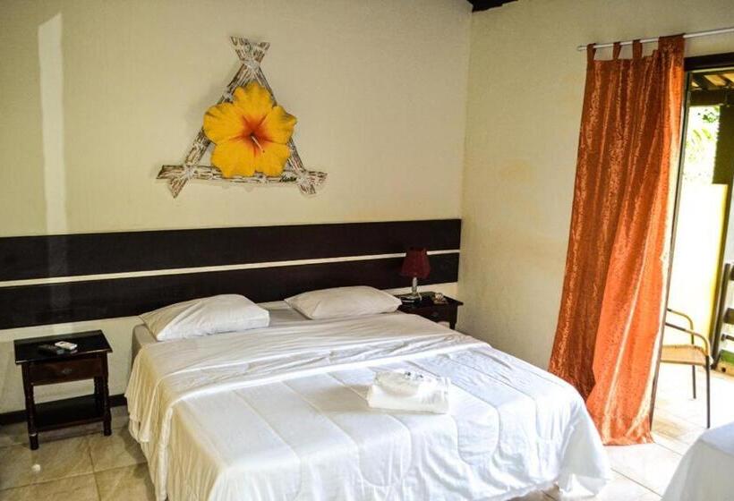 חדר סטנדרט לשלושה עם מרפסת, Pousada Rio Bracuhy