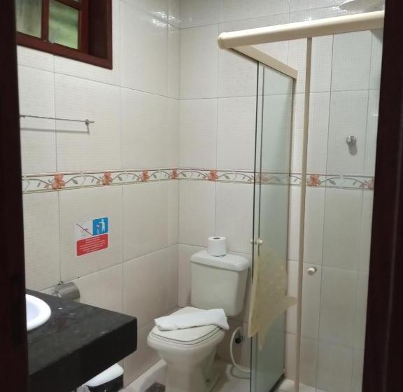 חדר לארבעה סטנדרטי עם מרפסת, Pousada Rio Bracuhy