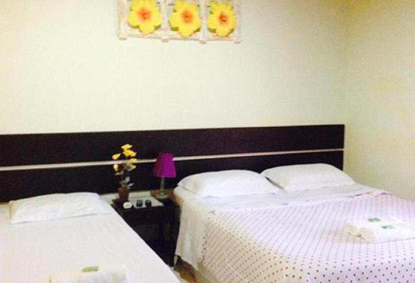 חדר לארבעה סטנדרטי עם מרפסת, Pousada Rio Bracuhy