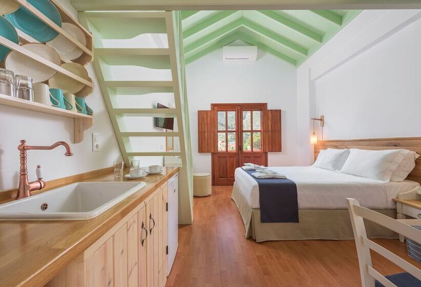 Family flat with sea view, Asymi Residences