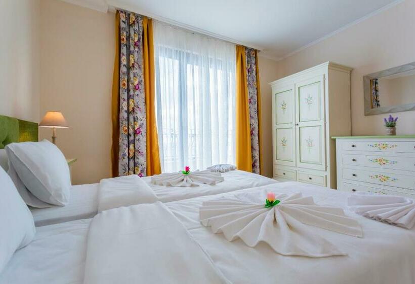 דירת שלושה חדרים, Gardenia Beach Palace Apart