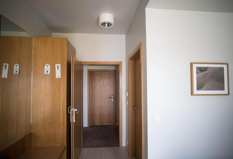 اتاق استاندارد, Laki