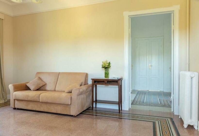 اتاق پریمیوم چهارنفره, Villa Moris