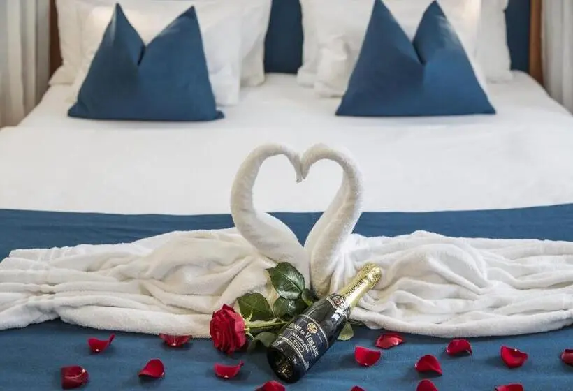Superior suite with lake view, Hallstatt Hideaway  Adults Only