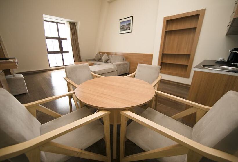 سوییت لوکس, Marxal Resort & Spa