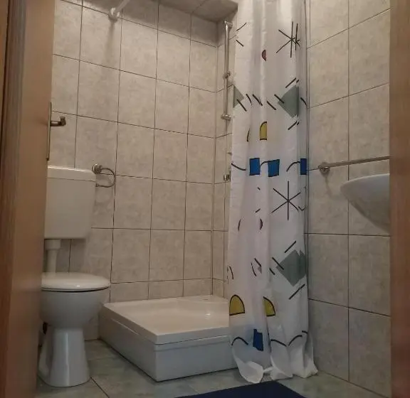 اتاق استاندارد, Guest House Regina Mundi
