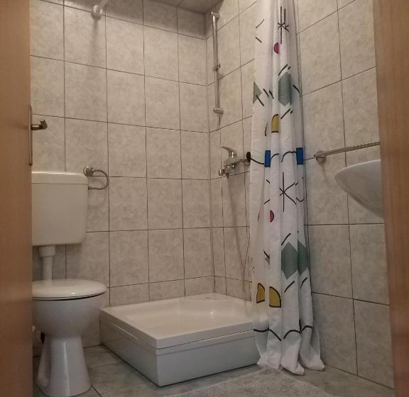 Standard Room, Guest House Regina Mundi