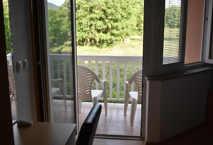 Standard Room, Guest House Regina Mundi