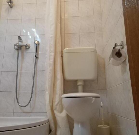 Standard Single Room, Guest House Regina Mundi