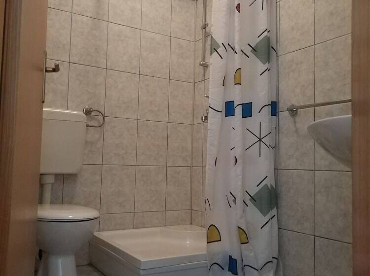 Standard Room, Guest House Regina Mundi