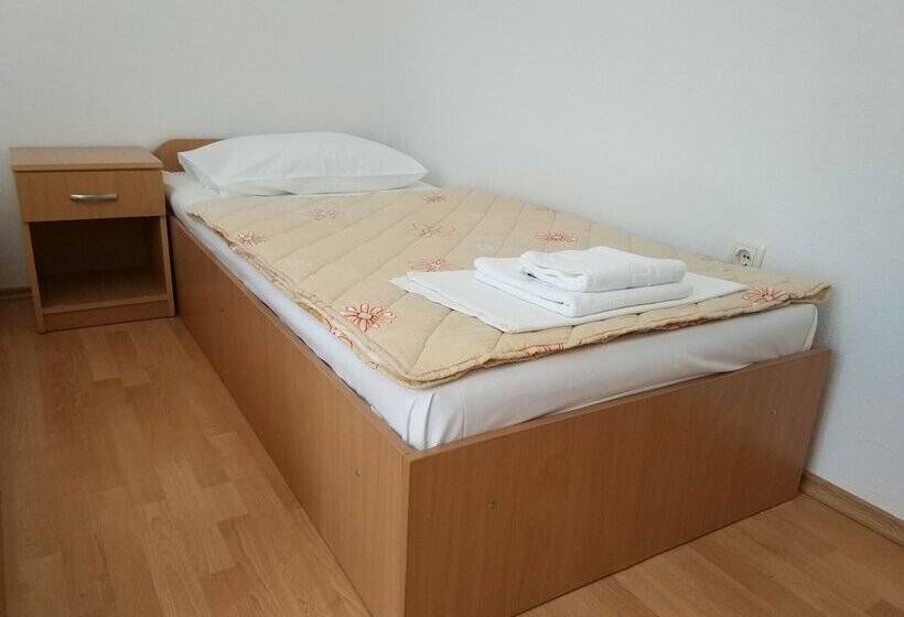 Standard Single Room, Guest House Regina Mundi