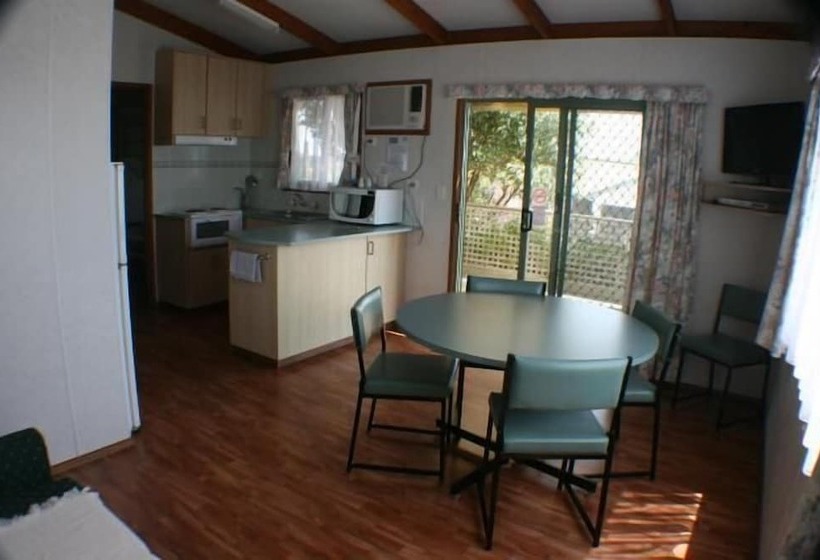 小室, Sea Vu Caravan Park