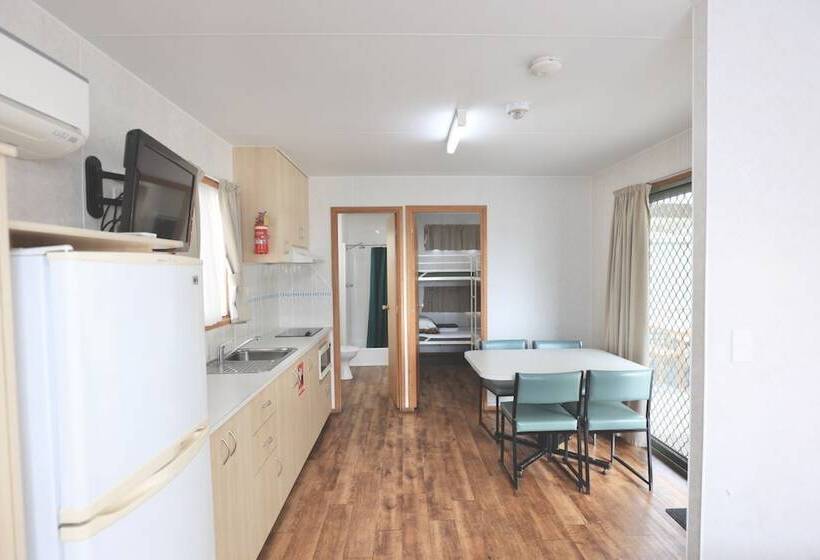 小室, Sea Vu Caravan Park