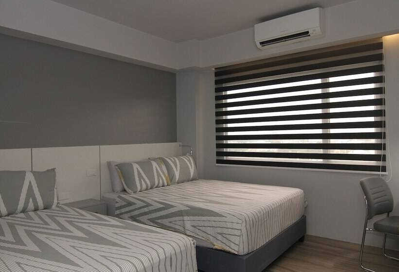 Deluxe Room Mountain View, Cebu Hotel Plus