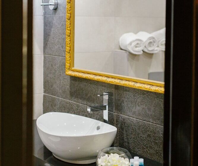 سوییت لوکس, Qbic City