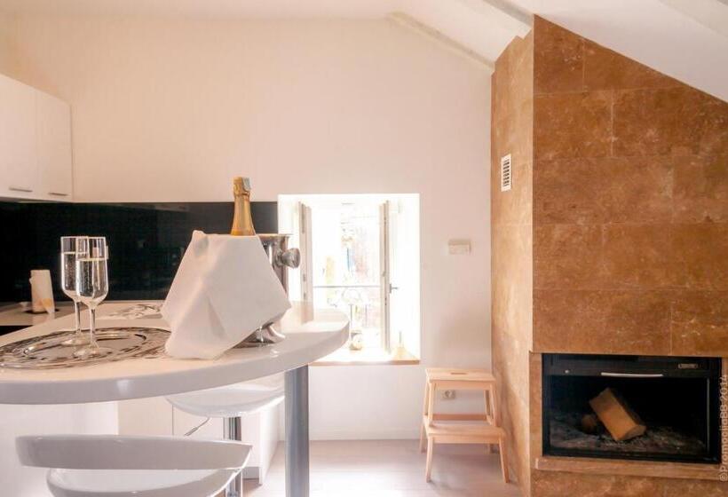 סטודיו דלוקס, Perla Luxury Rooms