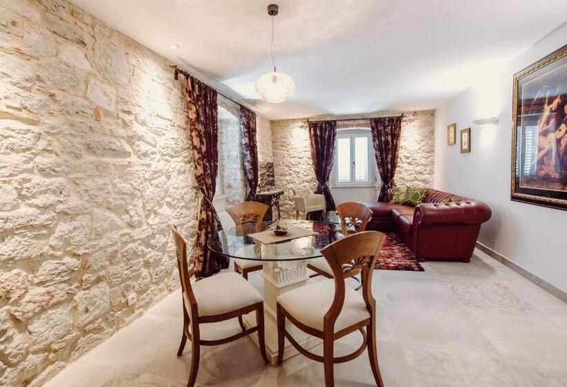 Апартаменты Deluxe 2 Спальни, Villa Nepos