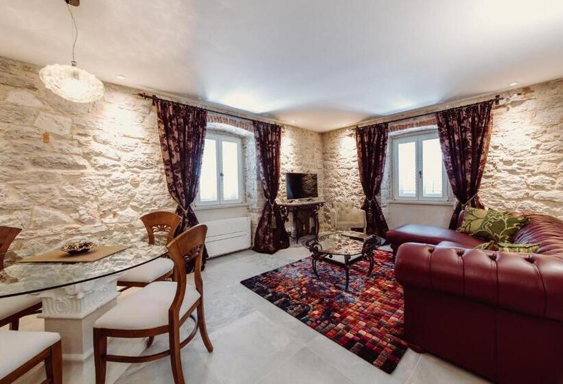 Апартаменты Deluxe 2 Спальни, Villa Nepos