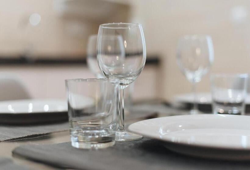 Appartamento Superiore 1 Camera da Letto, Hommyhome Casa Assle