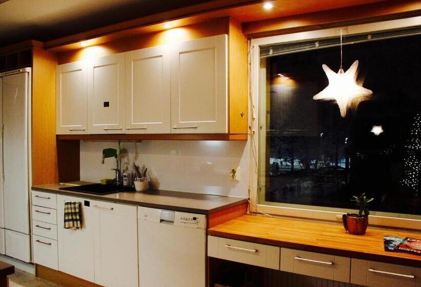 ルームシェアのワンベッド, Guesthouse Arctic Heart