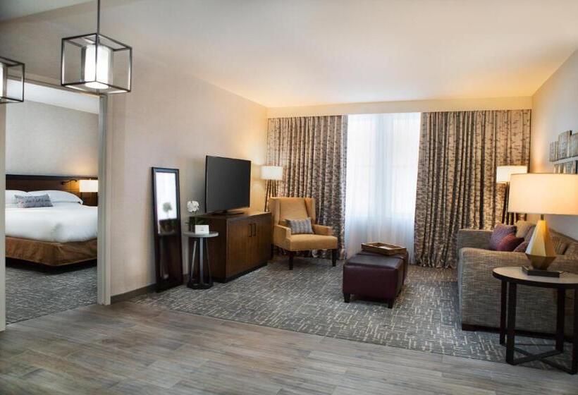 Люкс Deluxe Кровать Кинг, Madison & Shenandoah Conference Ctr