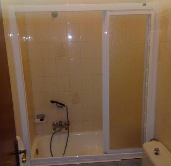 스탠다드 룸, Pensión Los Trillizos